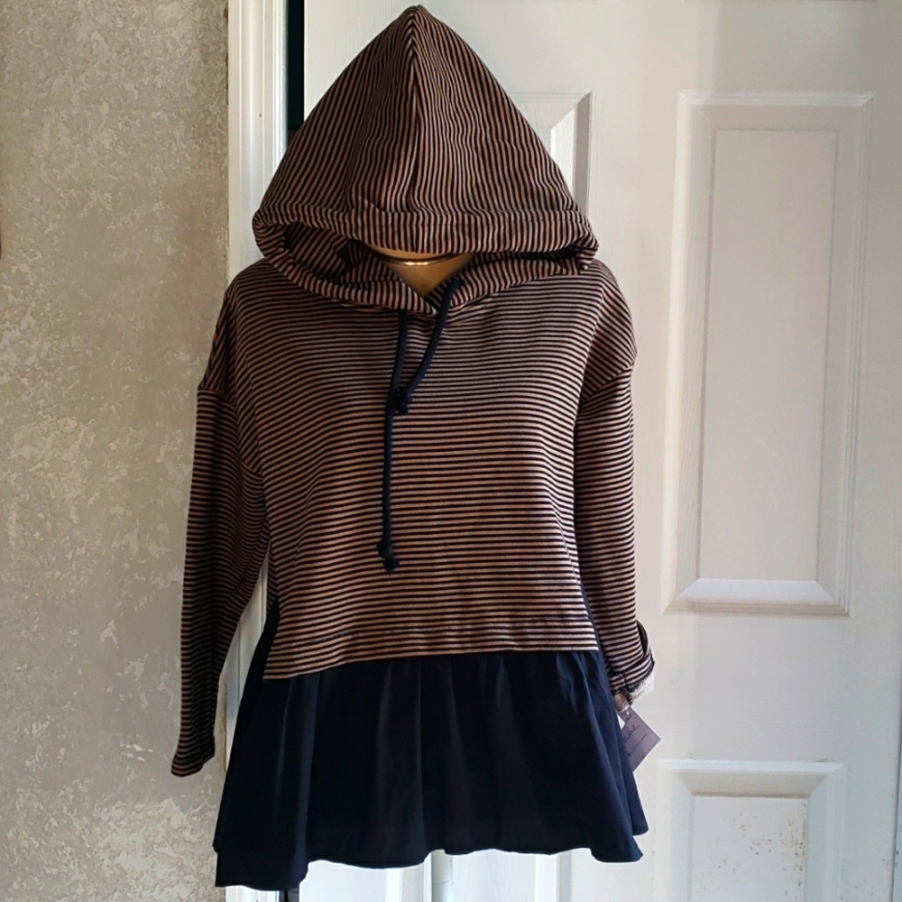Riva Hoodie top